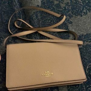 Light cream/tan Pebble Leather Crossbody Wallet